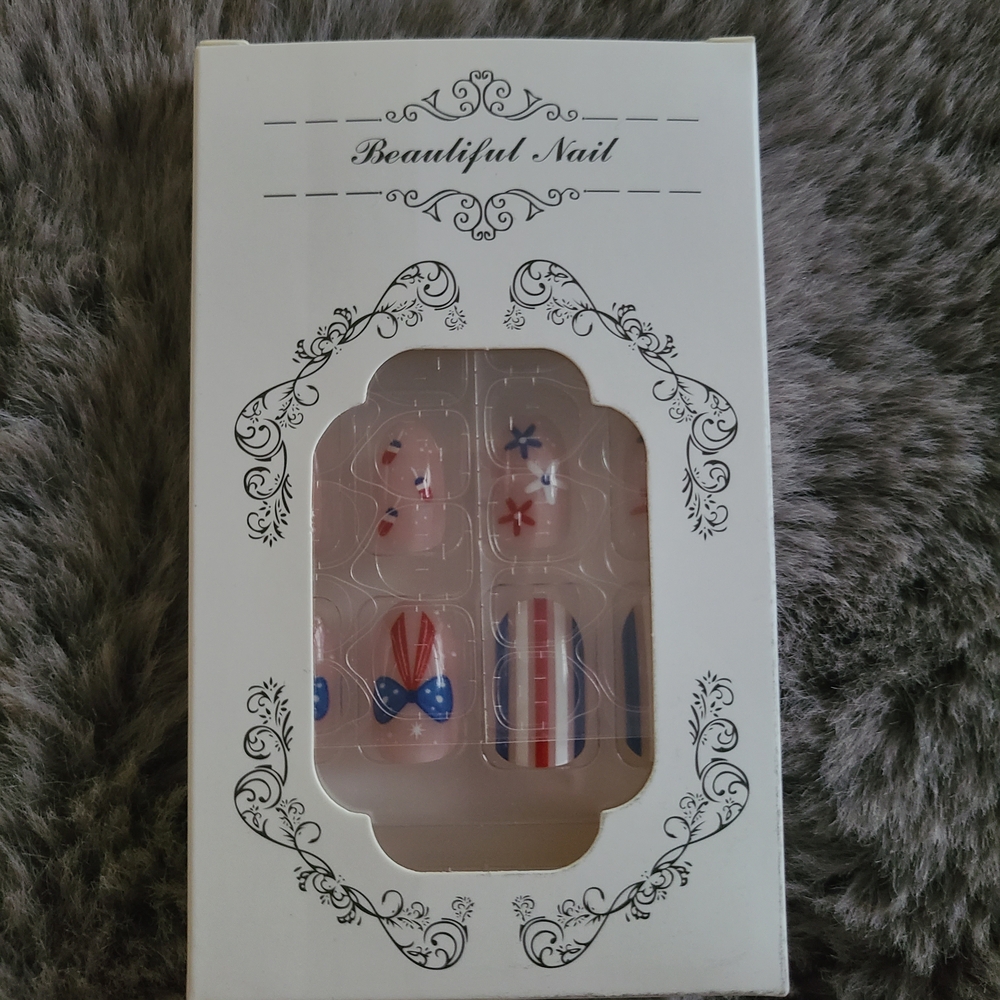 Beautiful Nail Patriotic Press-On Nail Set in Red & Blue